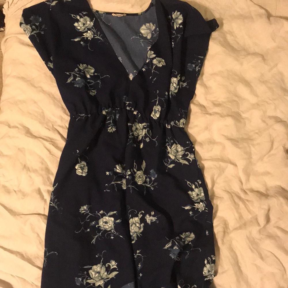 Ecote urban outfitters hi-low navy floral dress